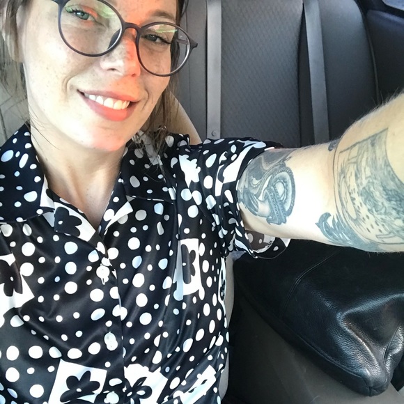 Meet your Posher, Sarah - Picture 2 of 2